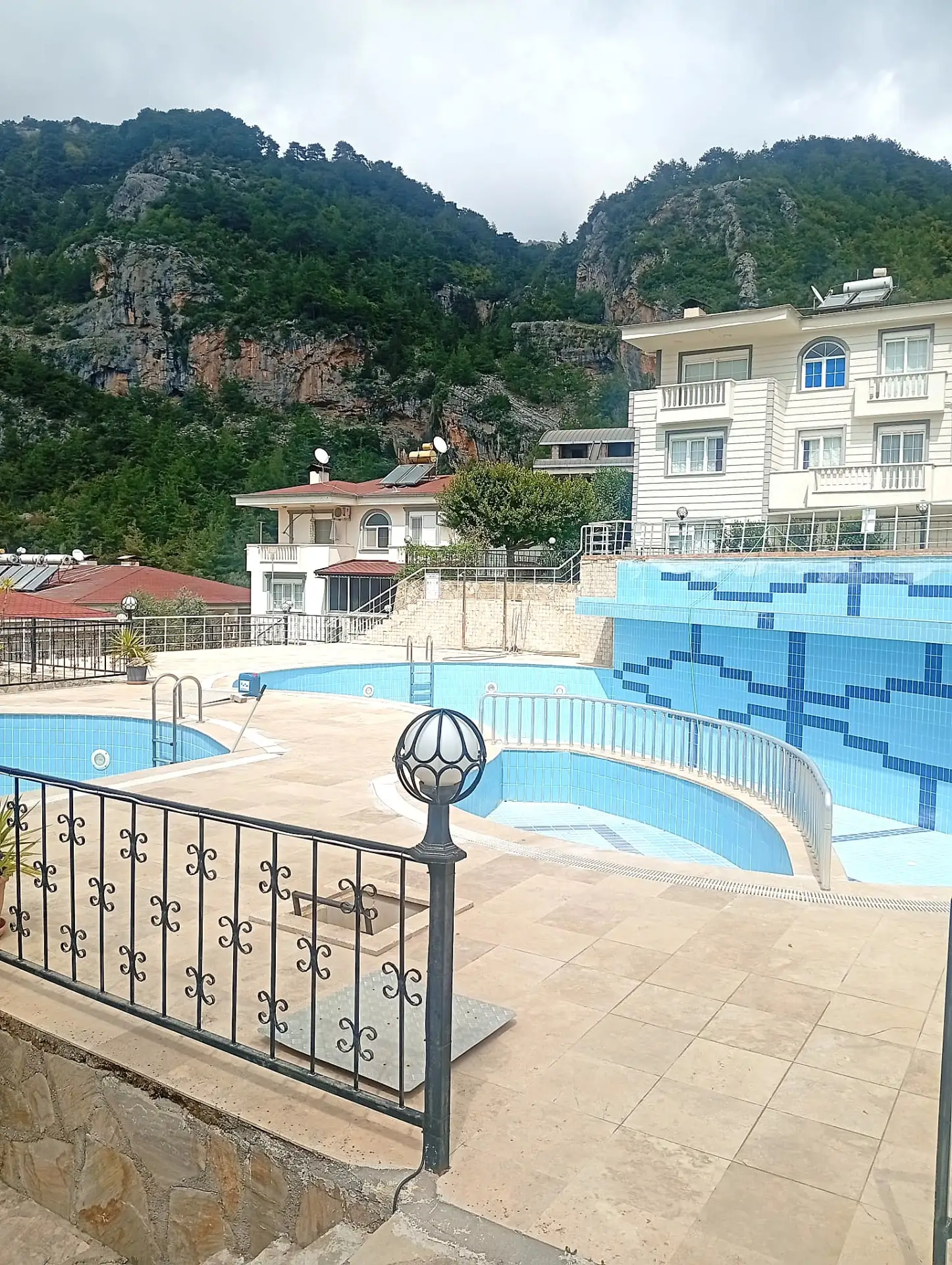 AMBIANCE VİLLALARI | DENİZ, ŞEHİR VE DOĞA MANZARALI LÜKS TRİPLEKS VİLLA