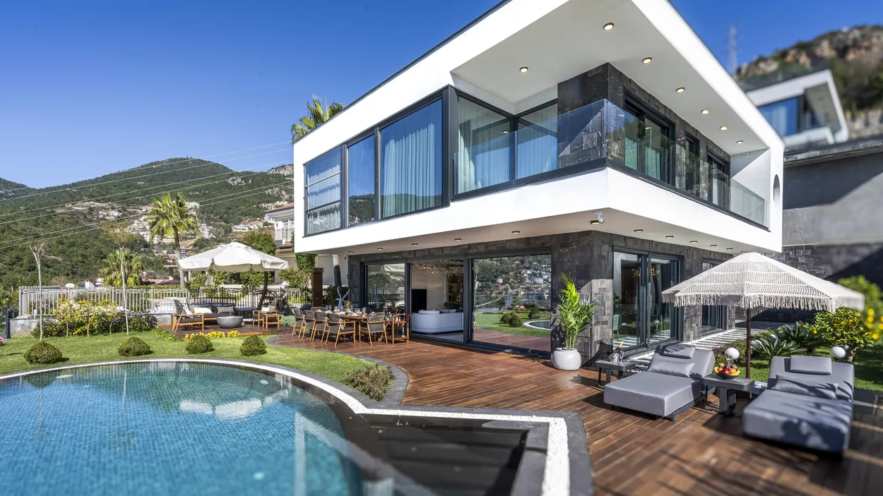 Tepe'de Panoramik Deniz Manzaralı Exclusive Luxury Villa