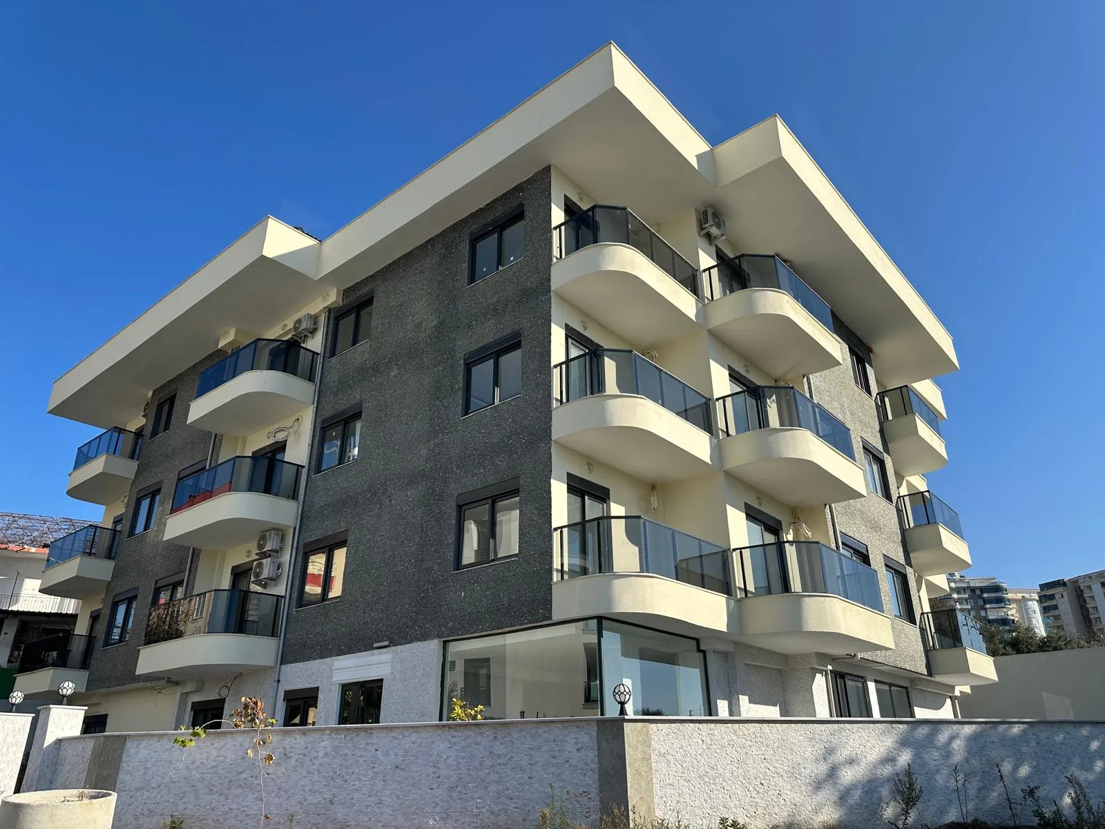 Denize 900 Metre, Fiyatı €53.000