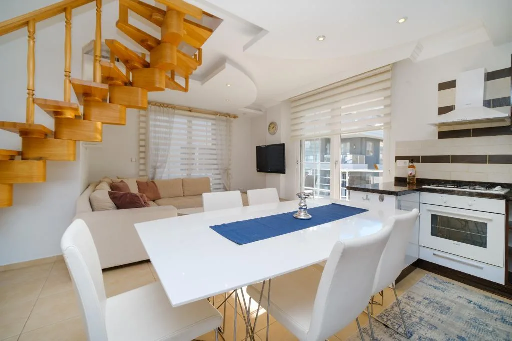 ALANYA MERKEZ SARAY’DA 3+1 DUBLEKS — 140 M², KLEOPATRA PLAJI’NA 200 METRE